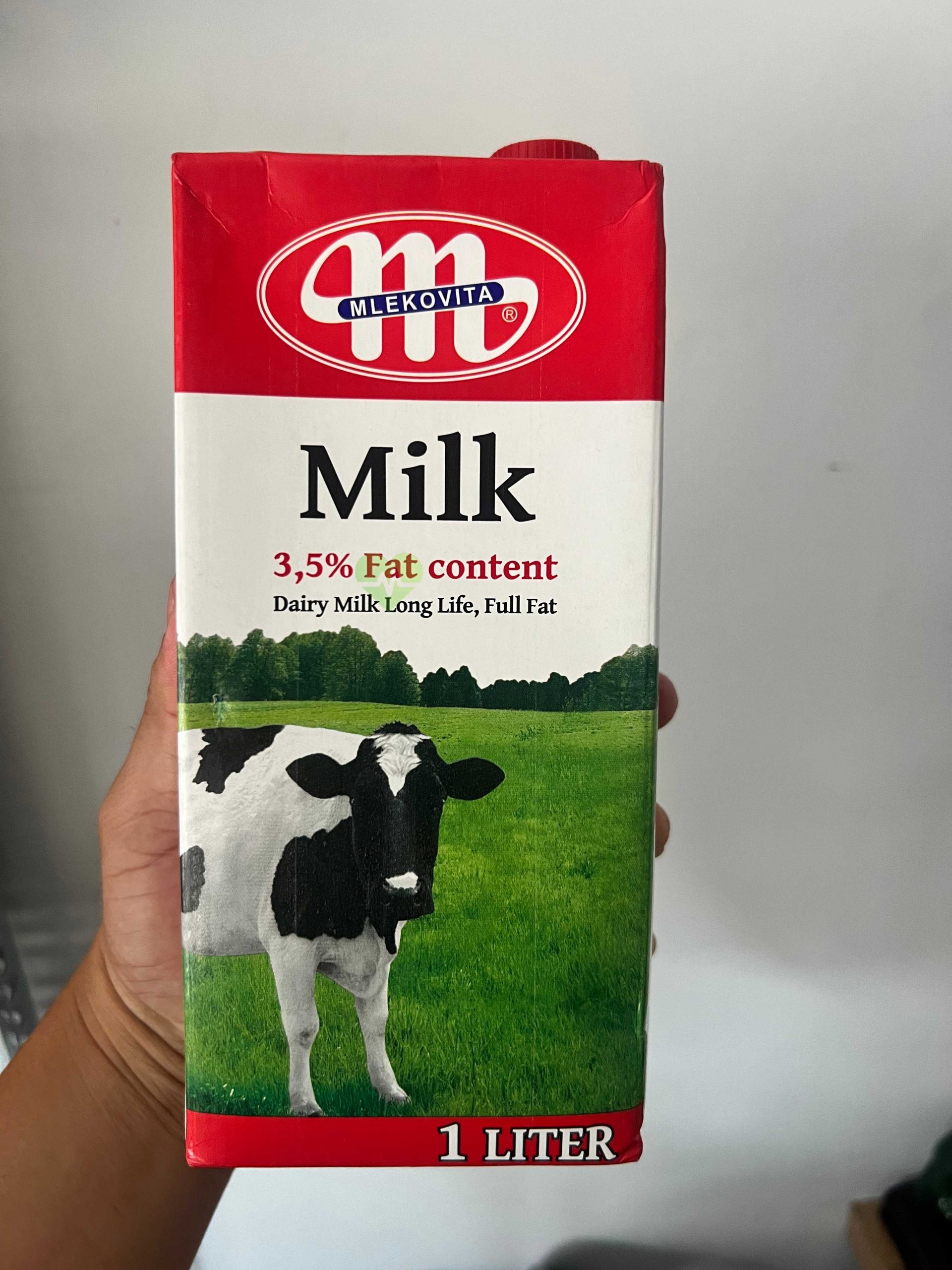Sữa tươi không đường Ba Lan Mlekovita UHT milk 1L nhập khẩu chính hãng