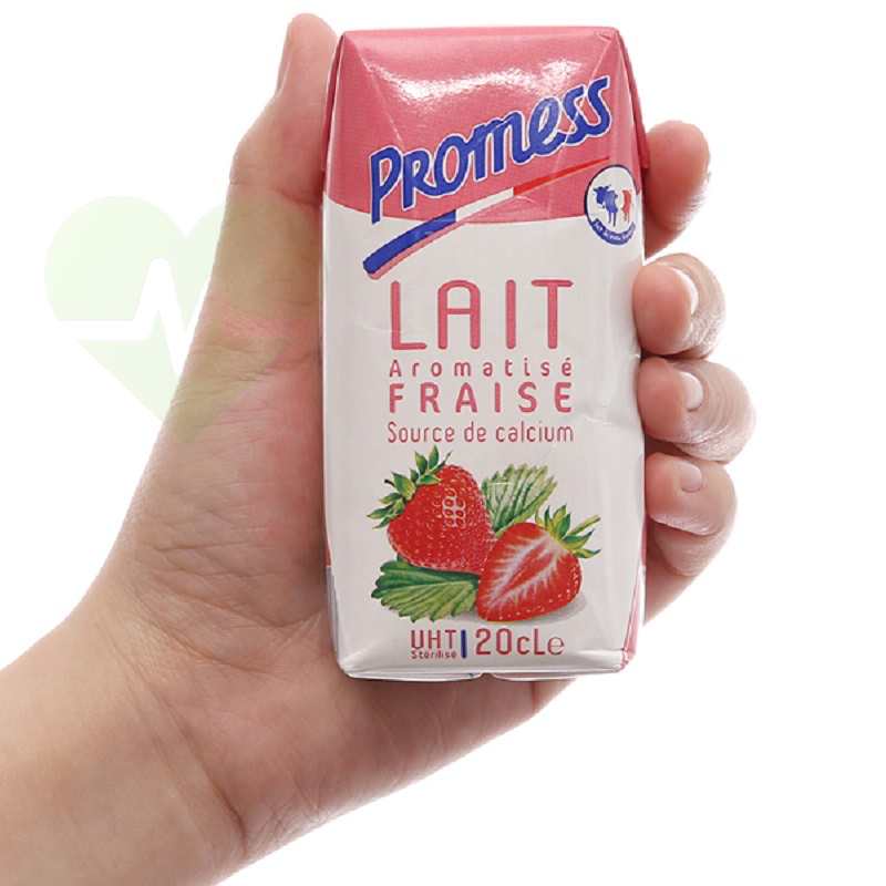 Sữa tươi Promess hương dâu hộp 200ml tiện lợi khi mang theo 