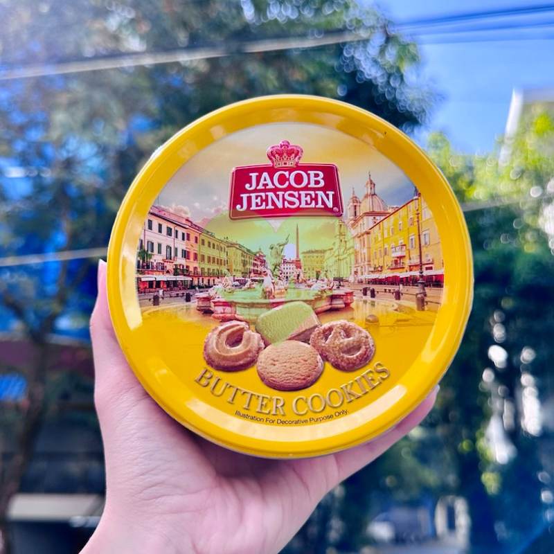 Bánh quy bơ hộp thiếc Jacob Jensen 90g màu vàng