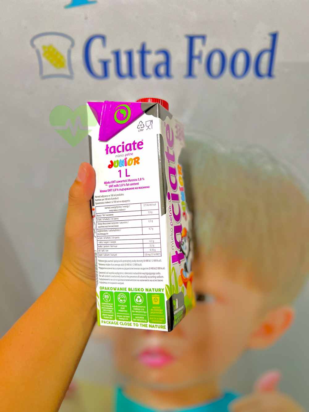 hàm lượng dinh dưỡng trong hộp sữa laciate béo 3,8